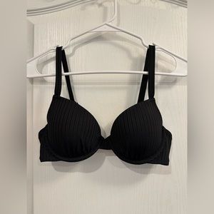Shade & Shore bikini top size 34b